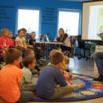 Akcja Cała Polska Czyta Dzieciom w bibliotece - czyta Krystian Grad