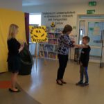Pasowania na czytelnika klasy I ze szkoły w Olesznie